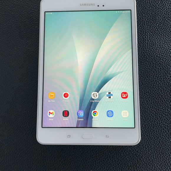 Samsung Galaxy Tab A SM-T350 8-Inch Tablet with 16 GB Storage - Picture 1 of 6